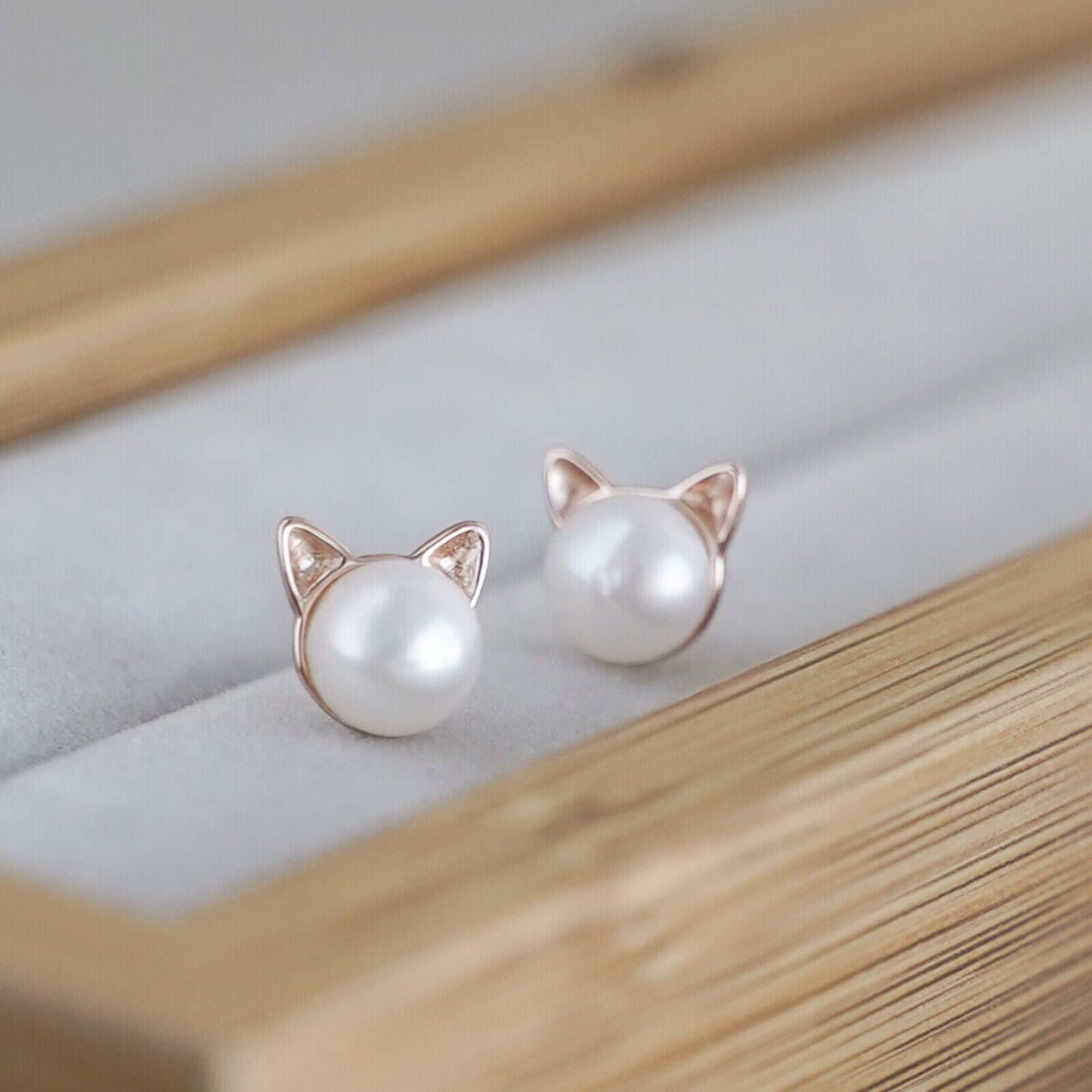 Sterling Silver 7mm Cultured Freshwater Pearl Cat Kitten Stud Earrings Pendant Necklace 3 Tones - sugarkittenlondon