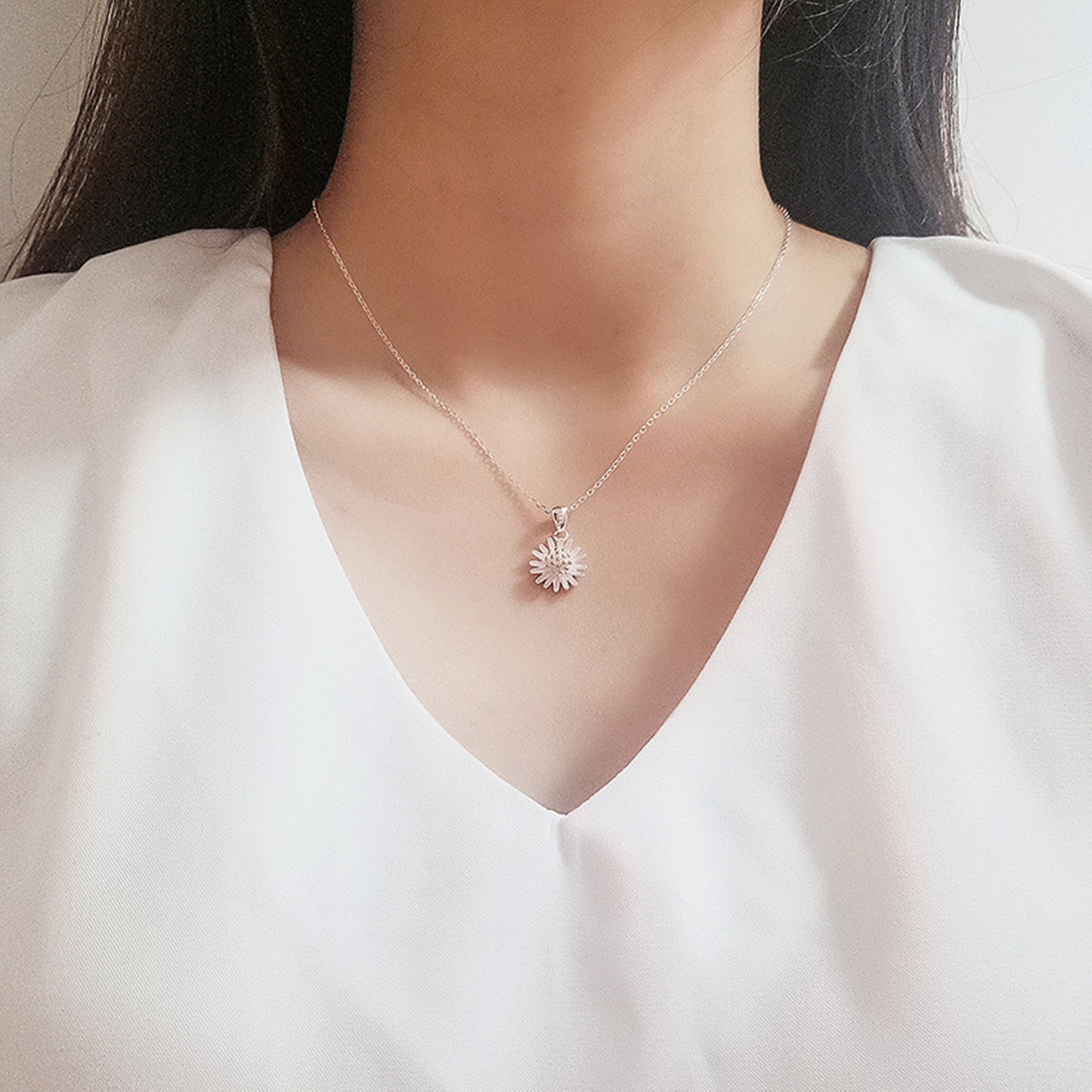 Sterling Silver 12.5mm Daisy Sun Flower Pendant Necklace - sugarkittenlondon