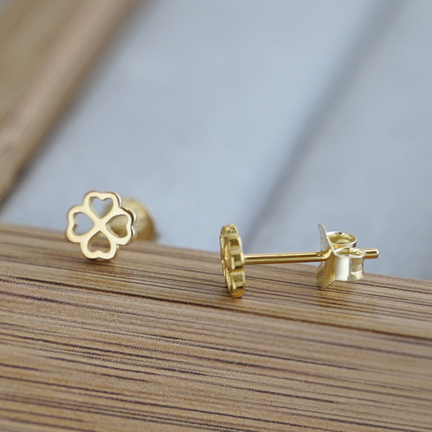 Sterling Silver Lucky Love Heart 4 Leaf Clover Shamrock Stud Earrings