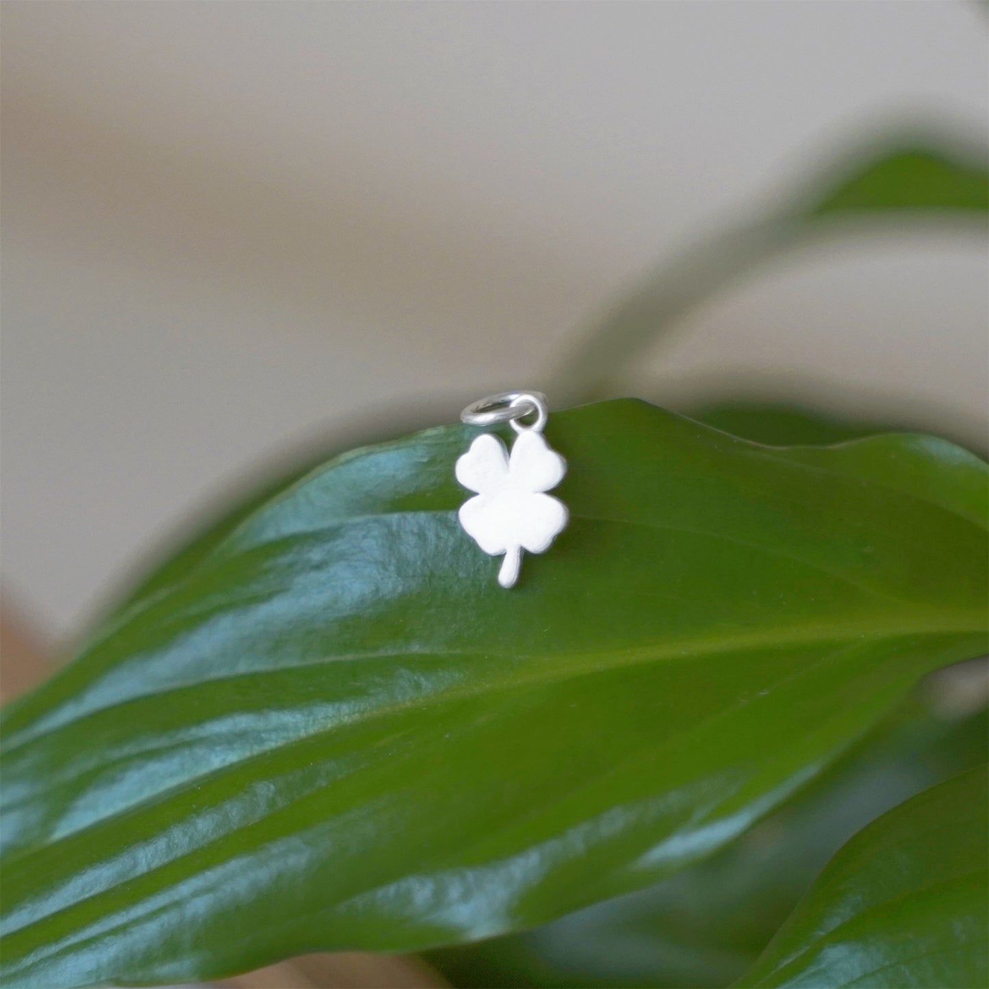 Sterling Silver Solid Lucky Four Leaf Clover Shamrock Pendant - sugarkittenlondon