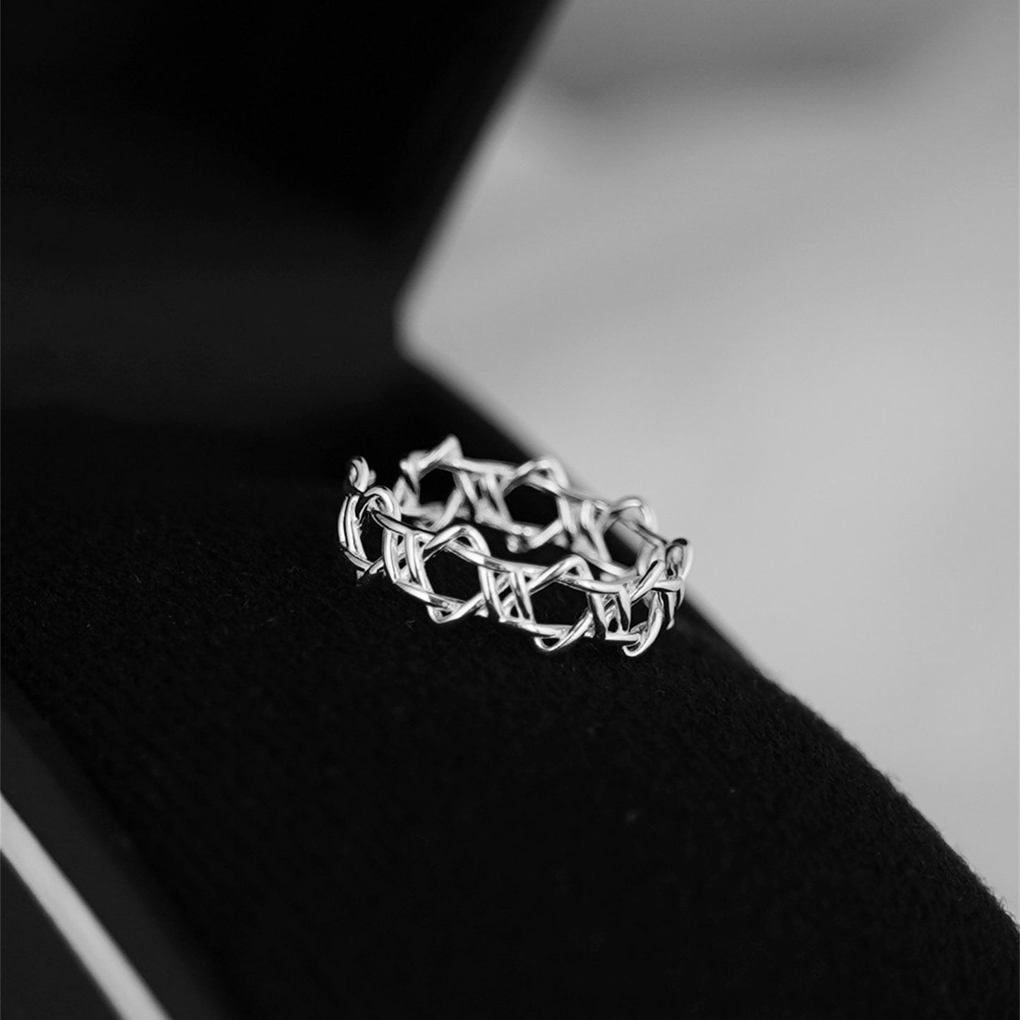 Sterling Silver Linked Hollow Star of David Hex Stars Open Band Ring 2 Tones - sugarkittenlondon