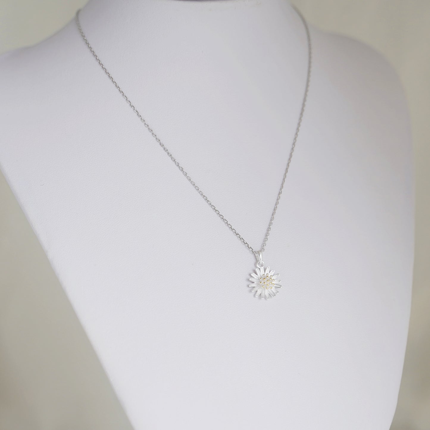 Sterling Silver 12.5mm Daisy Sun Flower Pendant Necklace - sugarkittenlondon