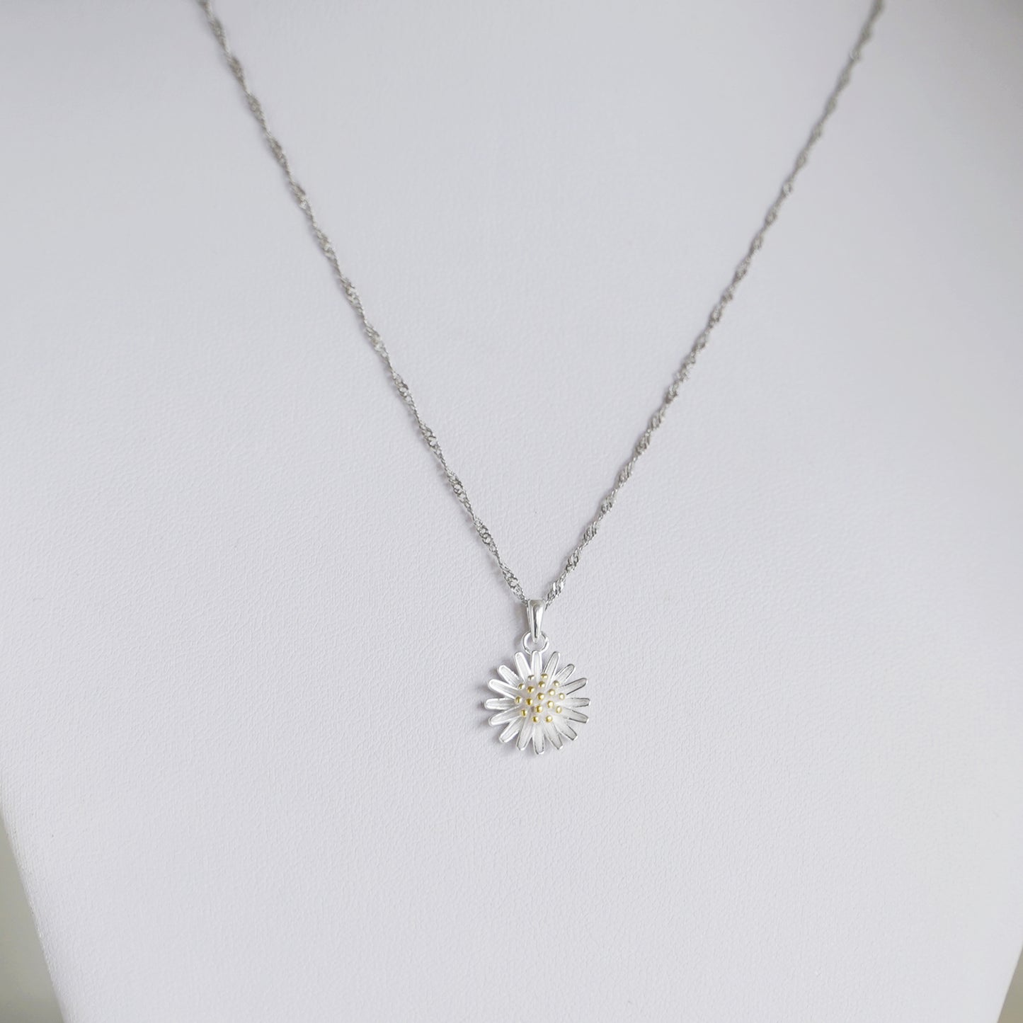 Sterling Silver 12.5mm Daisy Sun Flower Pendant Necklace - sugarkittenlondon