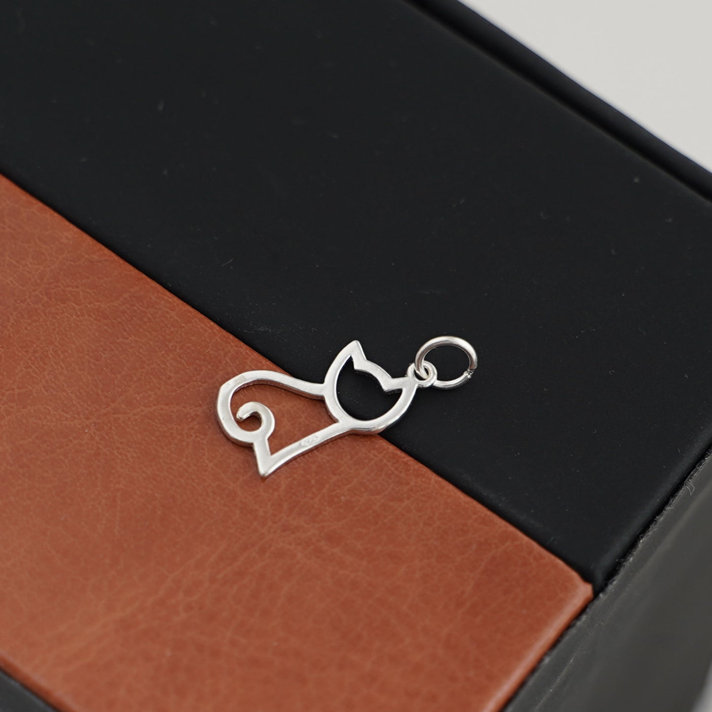 Sterling Silver necklace Hollow Cat Kitten Charm Pendant jewellery box - sugarkittenlondon