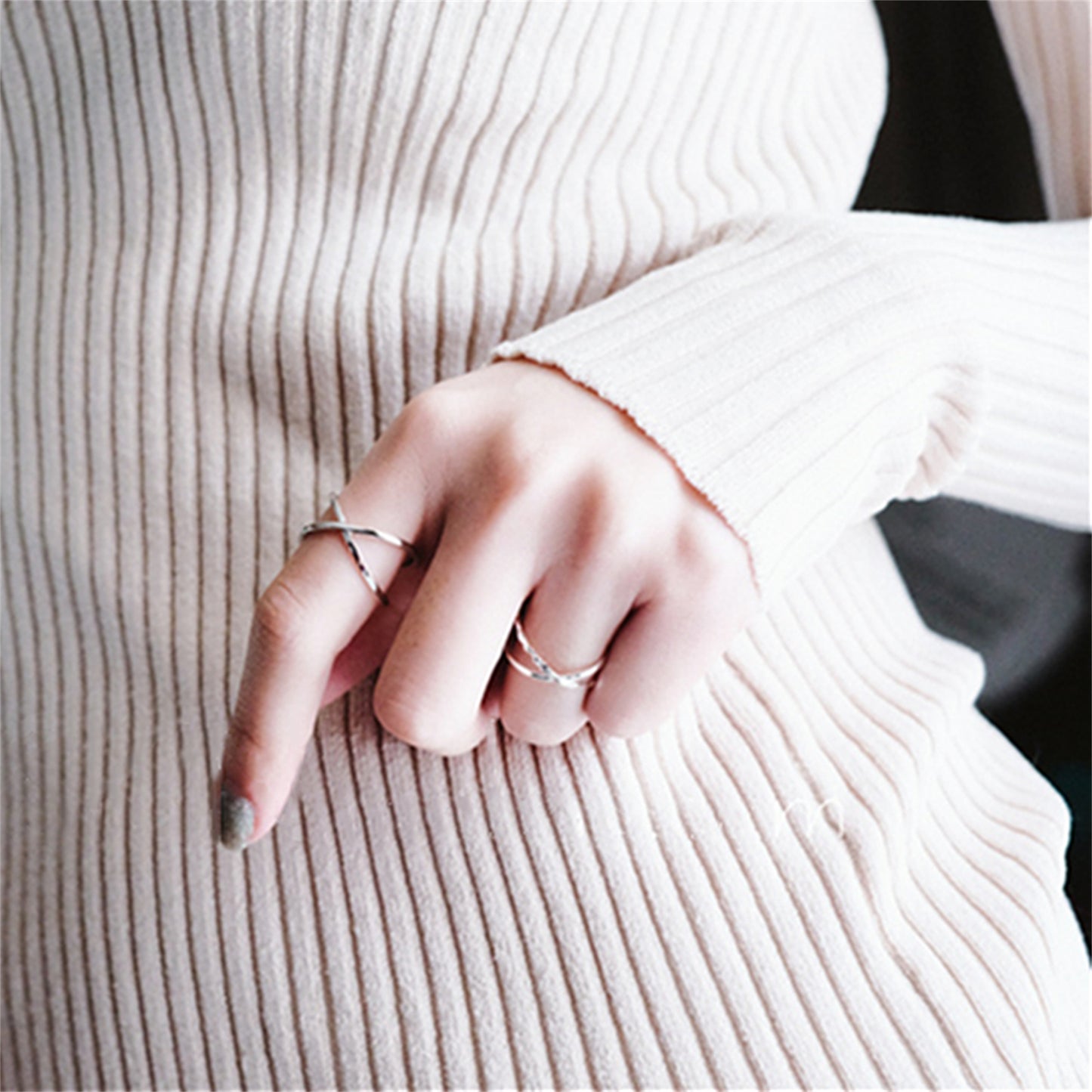 Sterling Silver Infinity Eternity Love Knot Criss Cross Hammered Ring - sugarkittenlondon
