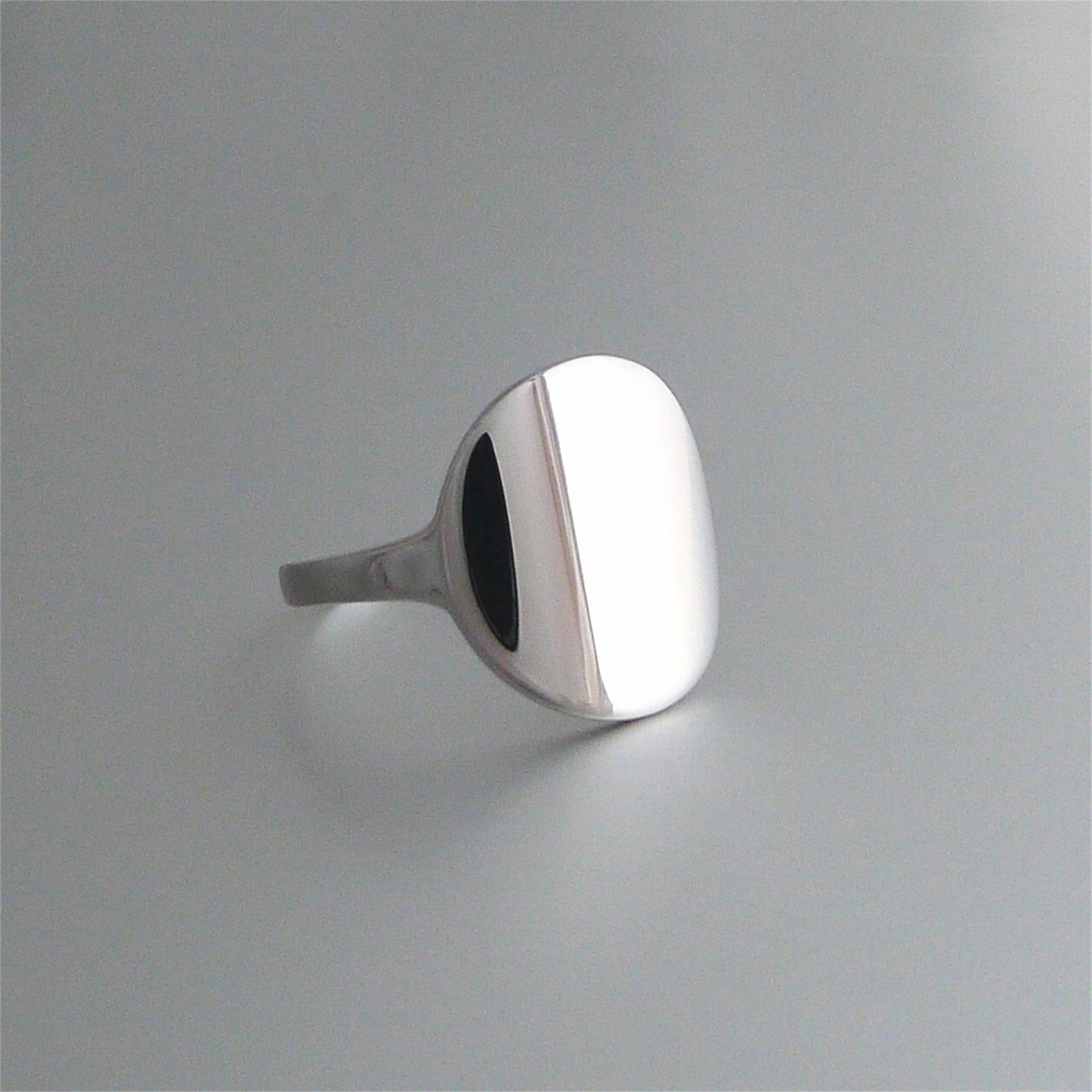 Rhodium on Sterling Silver Engravable Circle Unisex Signet Disc Dot Ring - sugarkittenlondon