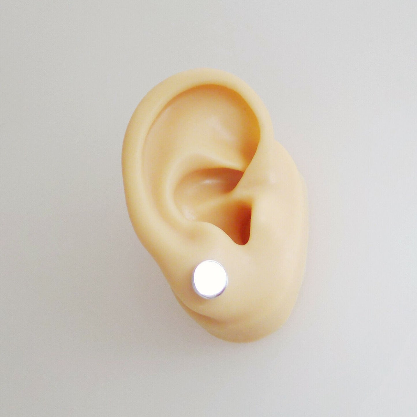 Sterling Silver Rhodium-Plated 8mm Circle Disc Stud Earrings - sugarkittenlondon