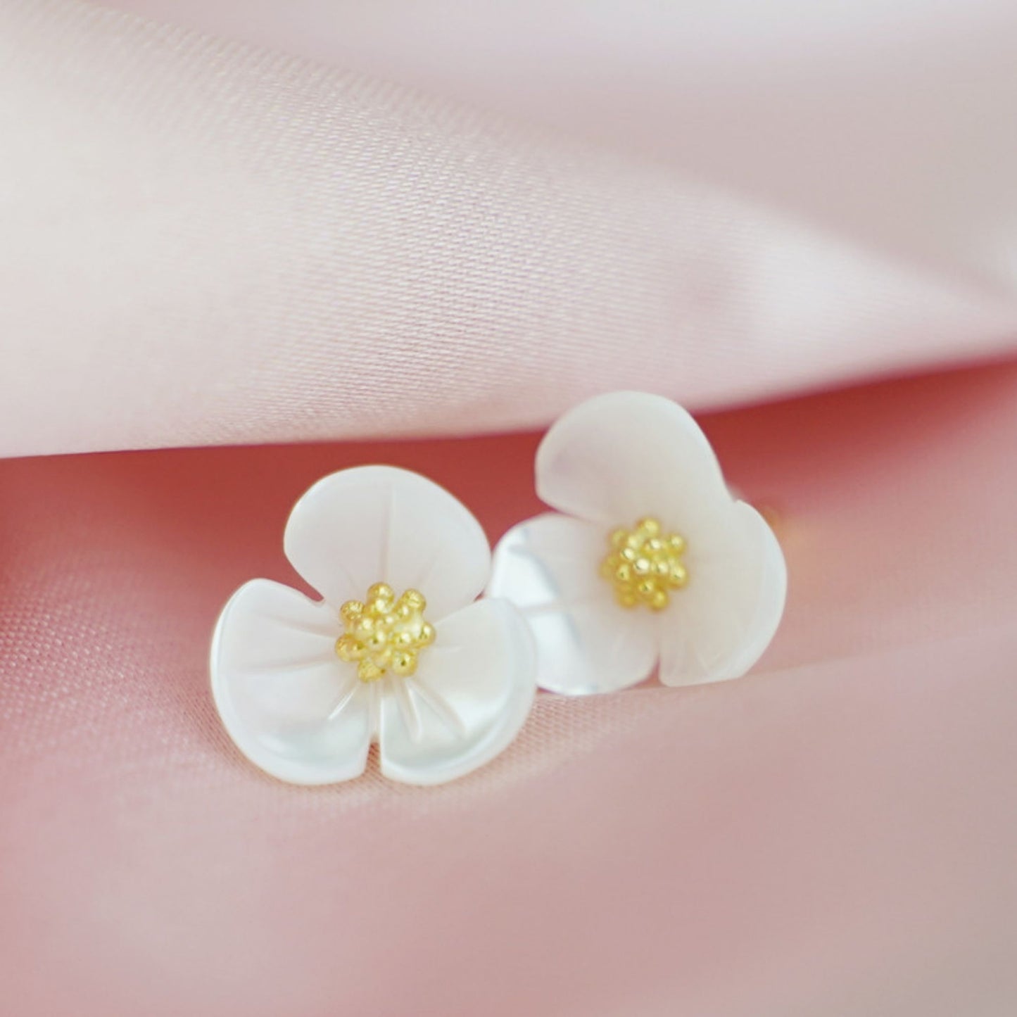 18K Gold Sterling Silver Clover Flower Stud Earrings with Natural Mother of Pearl