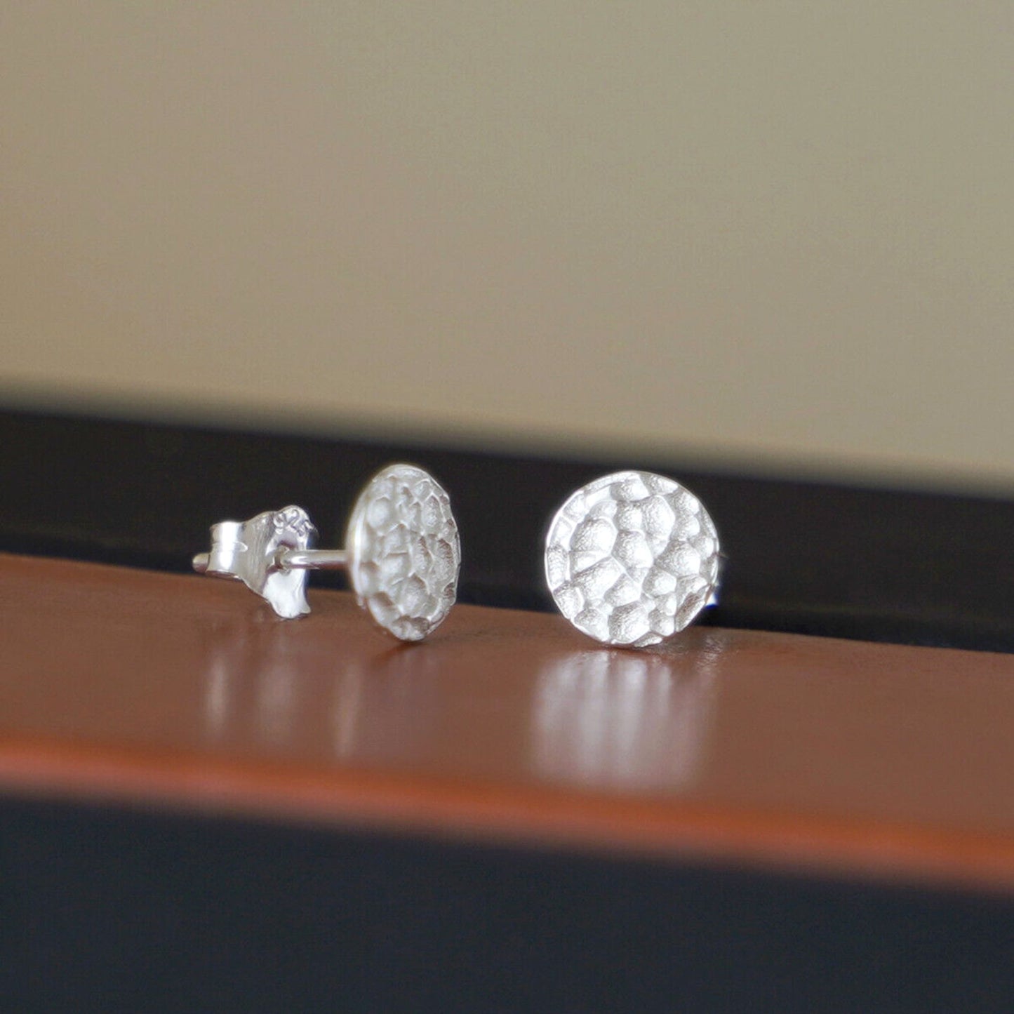 Sterling Silver 7mm Hammered Round Circle Disc Dot Stud Earrings Boxed - sugarkittenlondon