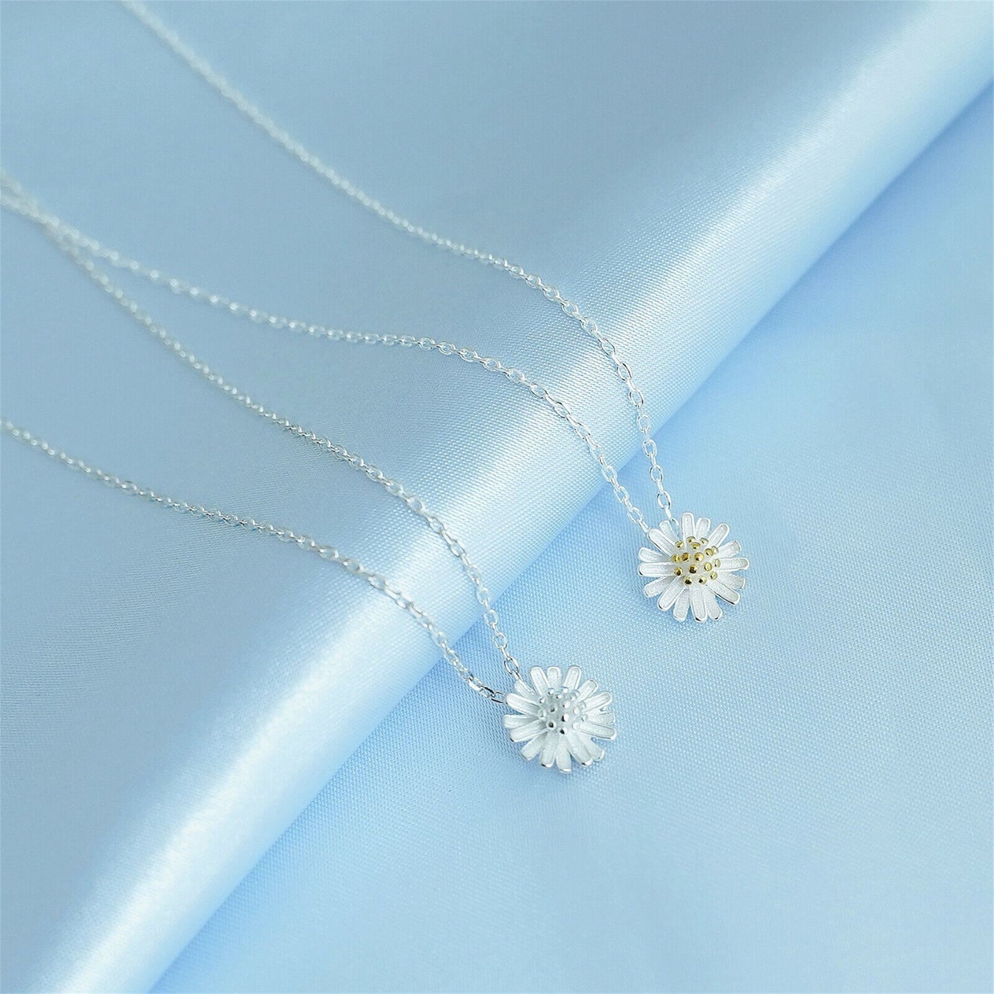 Sterling Silver 11mm Daisy Flower Blossom Pendant Lobster Clasp Necklace 2 Tones - sugarkittenlondon