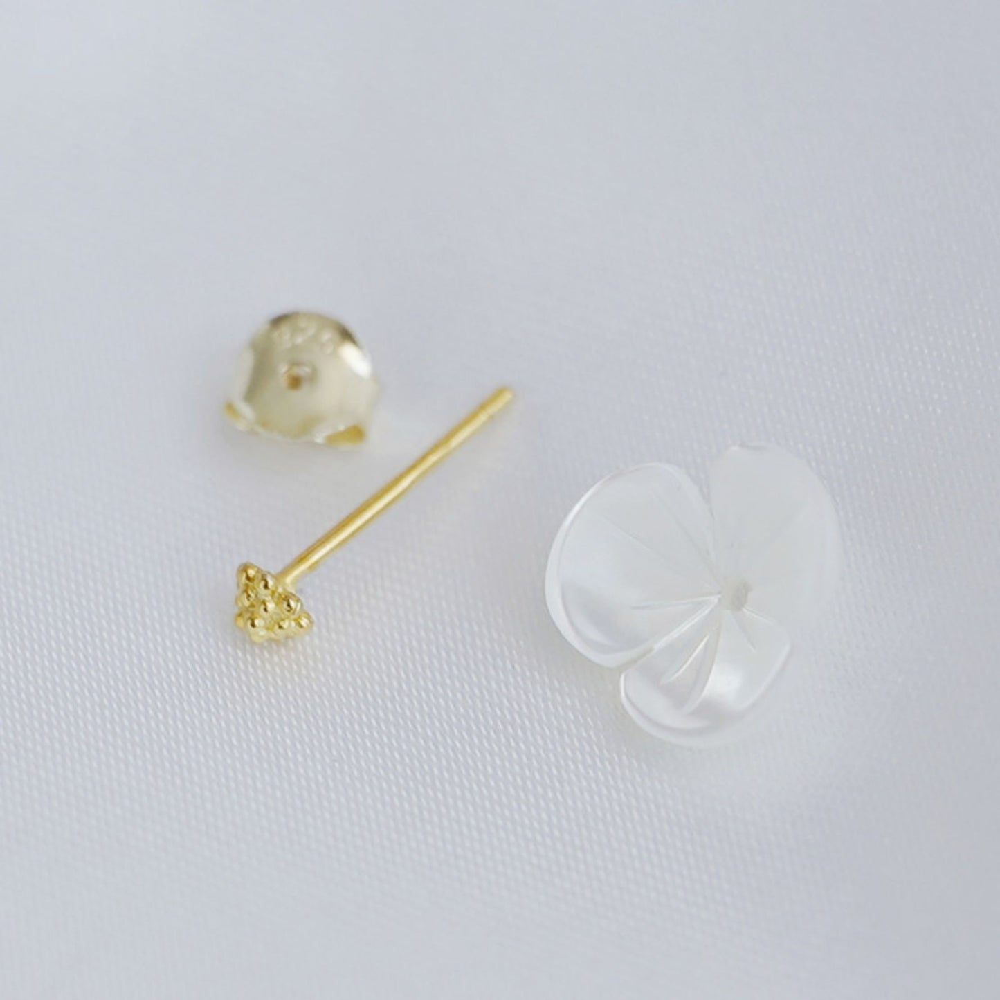 18K Gold Sterling Silver Clover Flower Stud Earrings with Natural Mother of Pearl