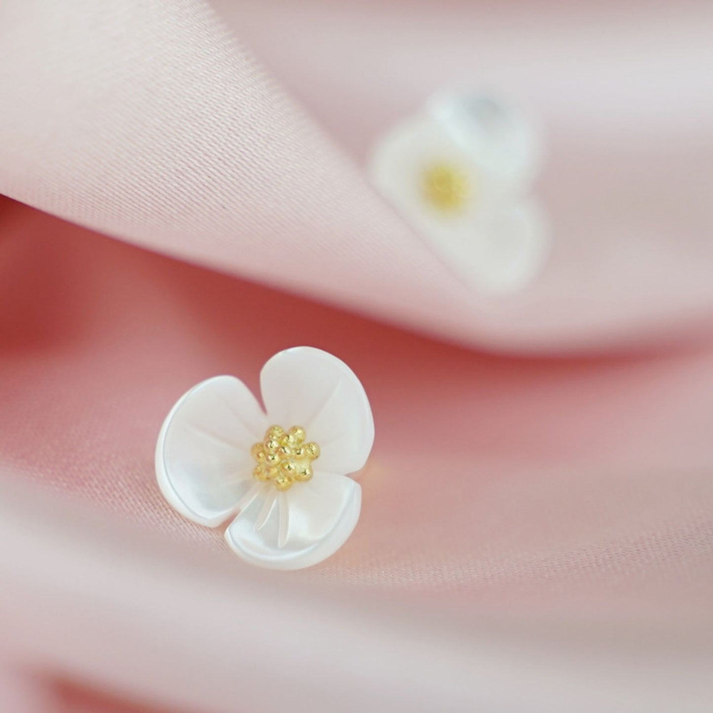 18K Gold Sterling Silver Clover Flower Stud Earrings with Natural Mother of Pearl