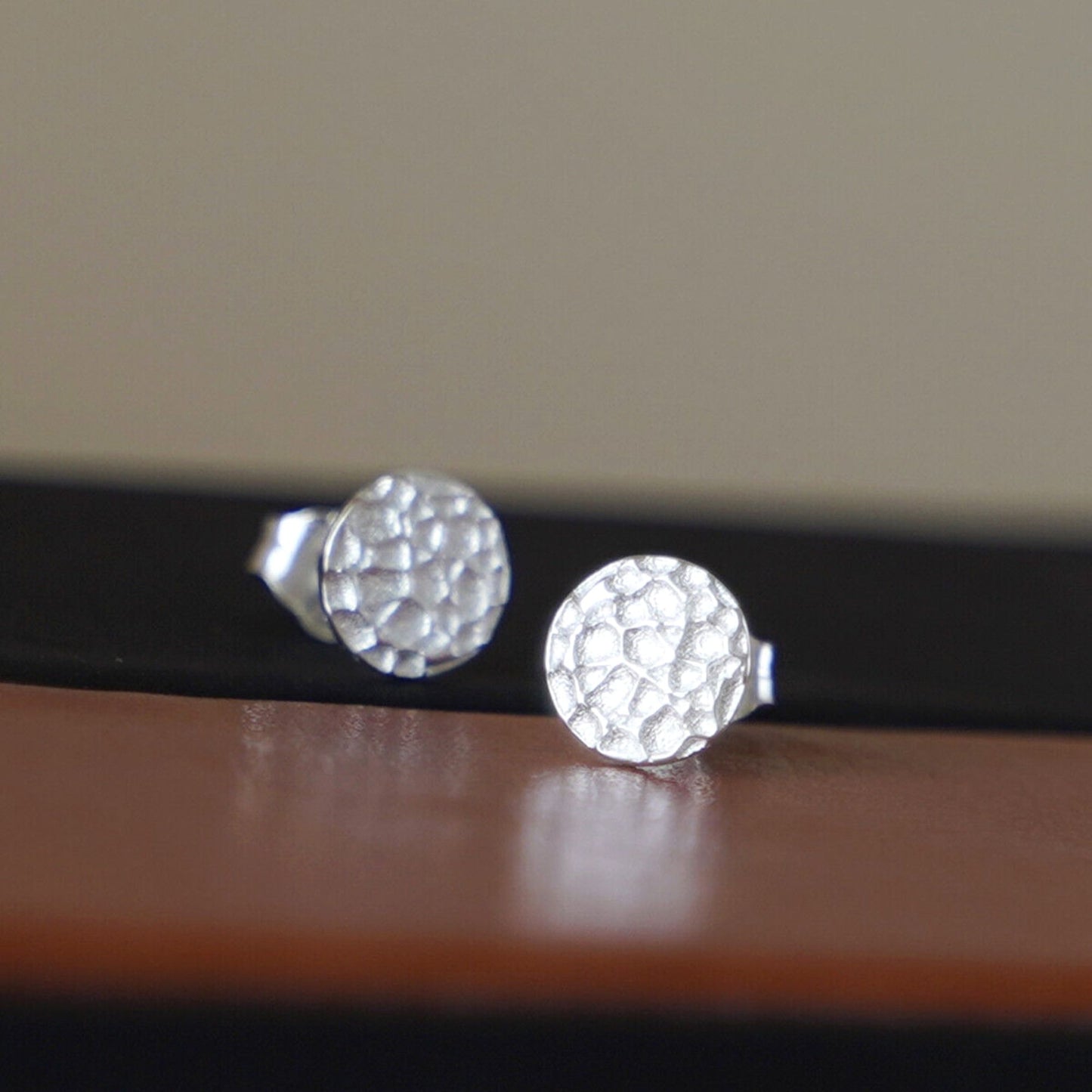 Sterling Silver 7mm Hammered Round Circle Disc Dot Stud Earrings Boxed - sugarkittenlondon