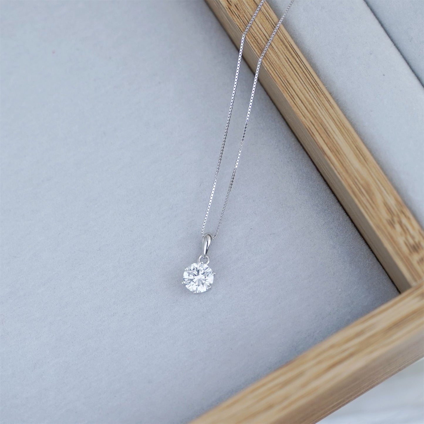 Sterling Silver Diamante 6 Claw Solitaire Clear 7mm CZ Pendant Necklace 3 Chains - sugarkittenlondon