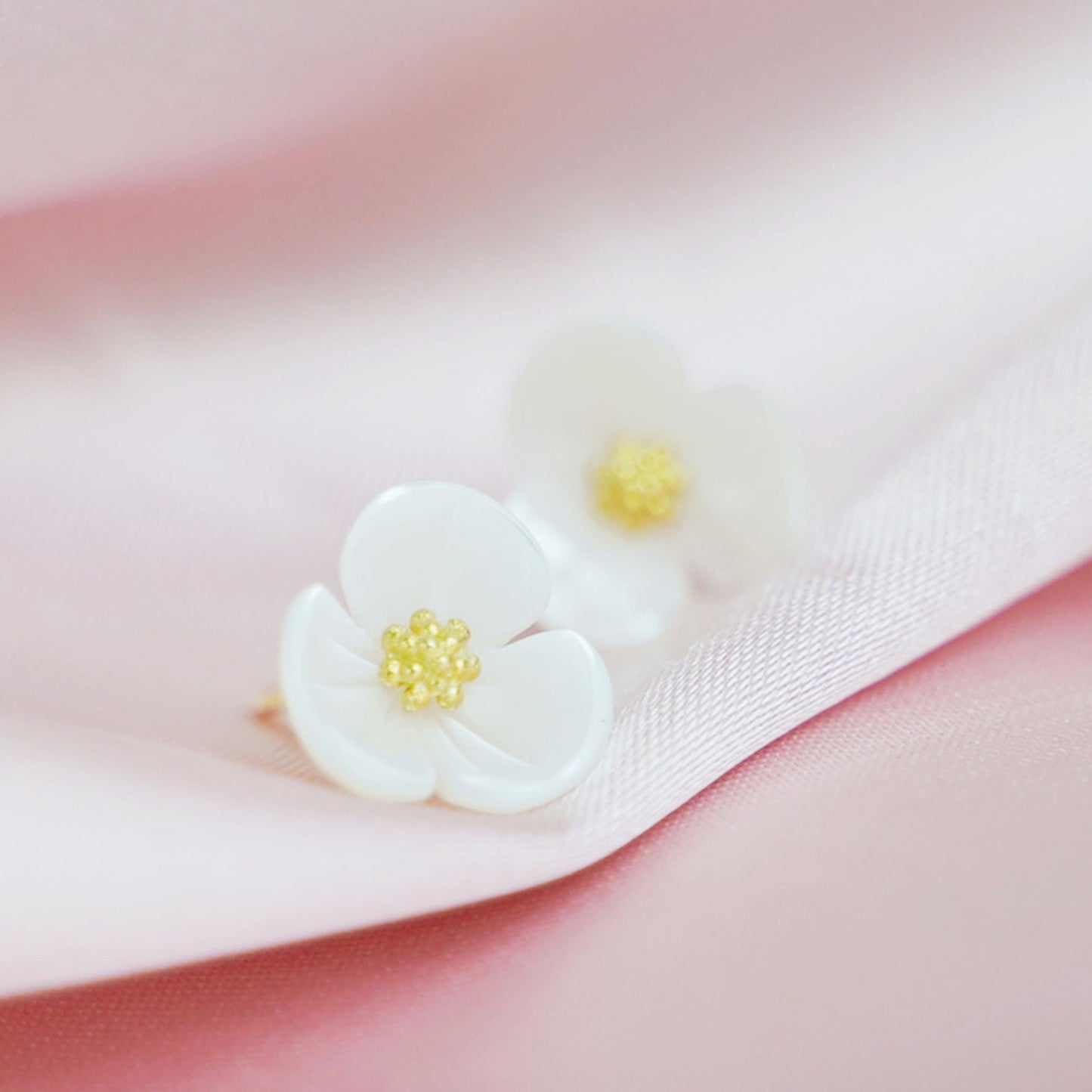 18K Gold Sterling Silver Clover Flower Stud Earrings with Natural Mother of Pearl
