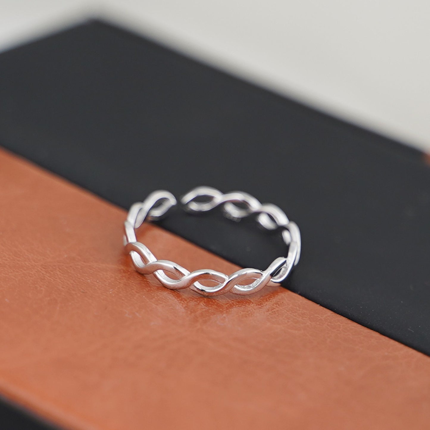 Sterling Silver Entwine Twist Love Wave Circle Infinity Open Band Ring - sugarkittenlondon