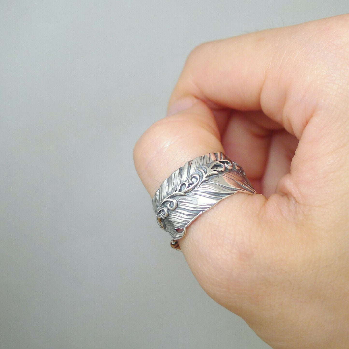 Sterling Silver Wide Mens Unisex Floral Angel Feather Wing Ring O-W - sugarkittenlondon