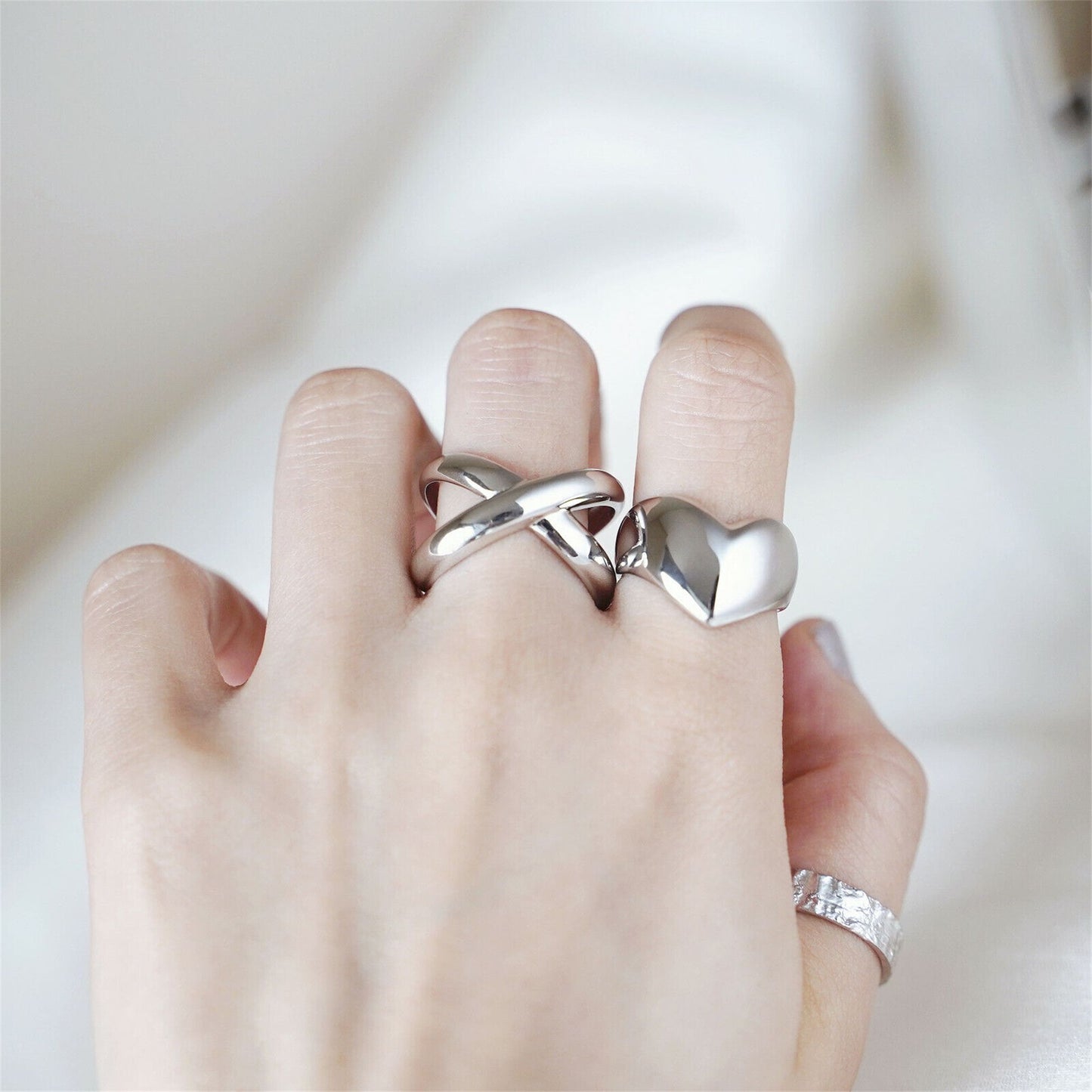 Sterling Silver Hammered Foil Textured Shiny 5mm Width Open Band Ring Unisex - sugarkittenlondon