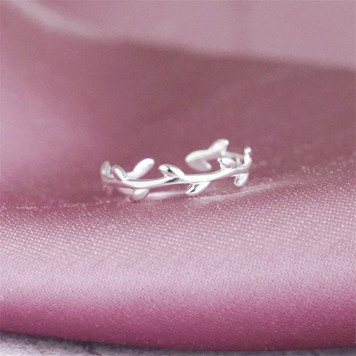 Sterling Silver Olive Wreath Leaf Thin Knuckle Open Band Ring UK J Sizable Boxed - sugarkittenlondon