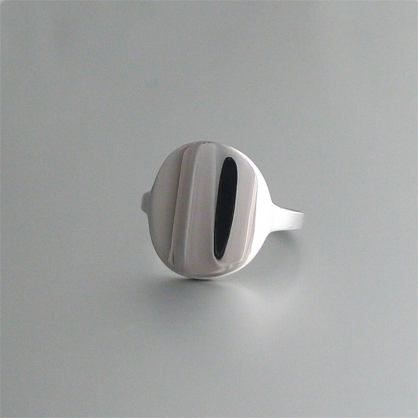 Rhodium on Sterling Silver Engravable Circle Unisex Signet Disc Dot Ring - sugarkittenlondon
