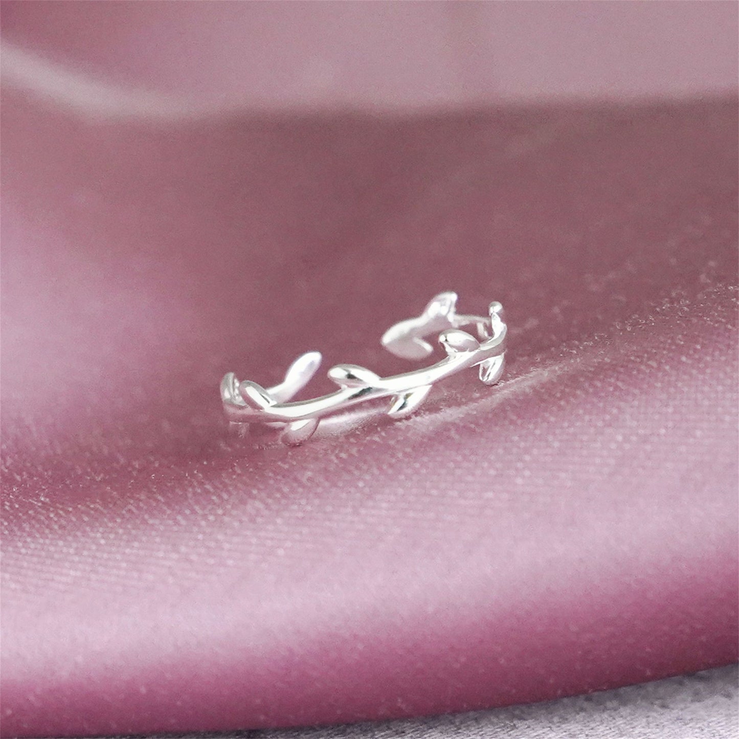 Sterling Silver Olive Wreath Leaf Thin Knuckle Open Band Ring UK J Sizable Boxed - sugarkittenlondon