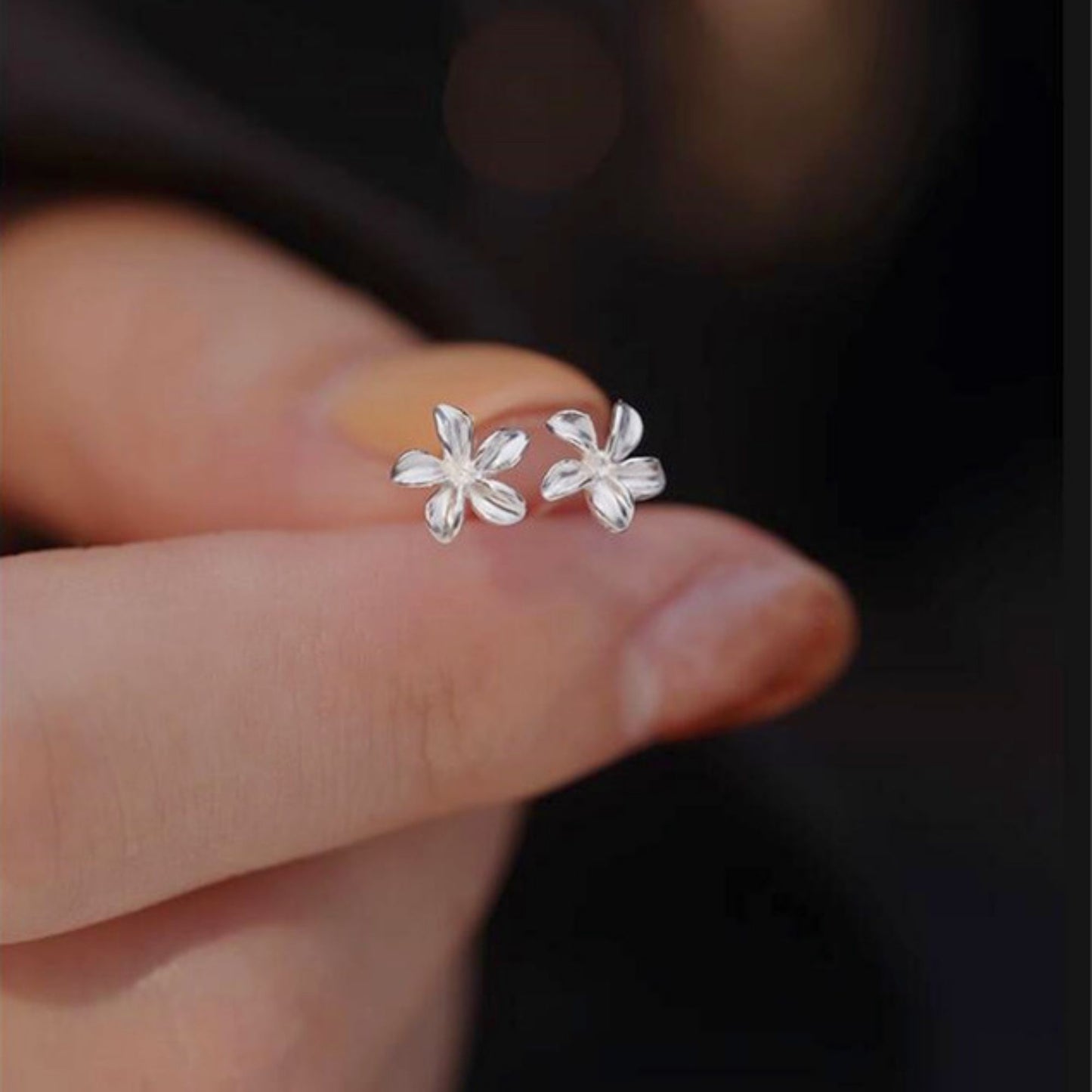 Sterling Silver Lily Flower Stud Earrings 4.5mm 6mm 7mm - sugarkittenlondon