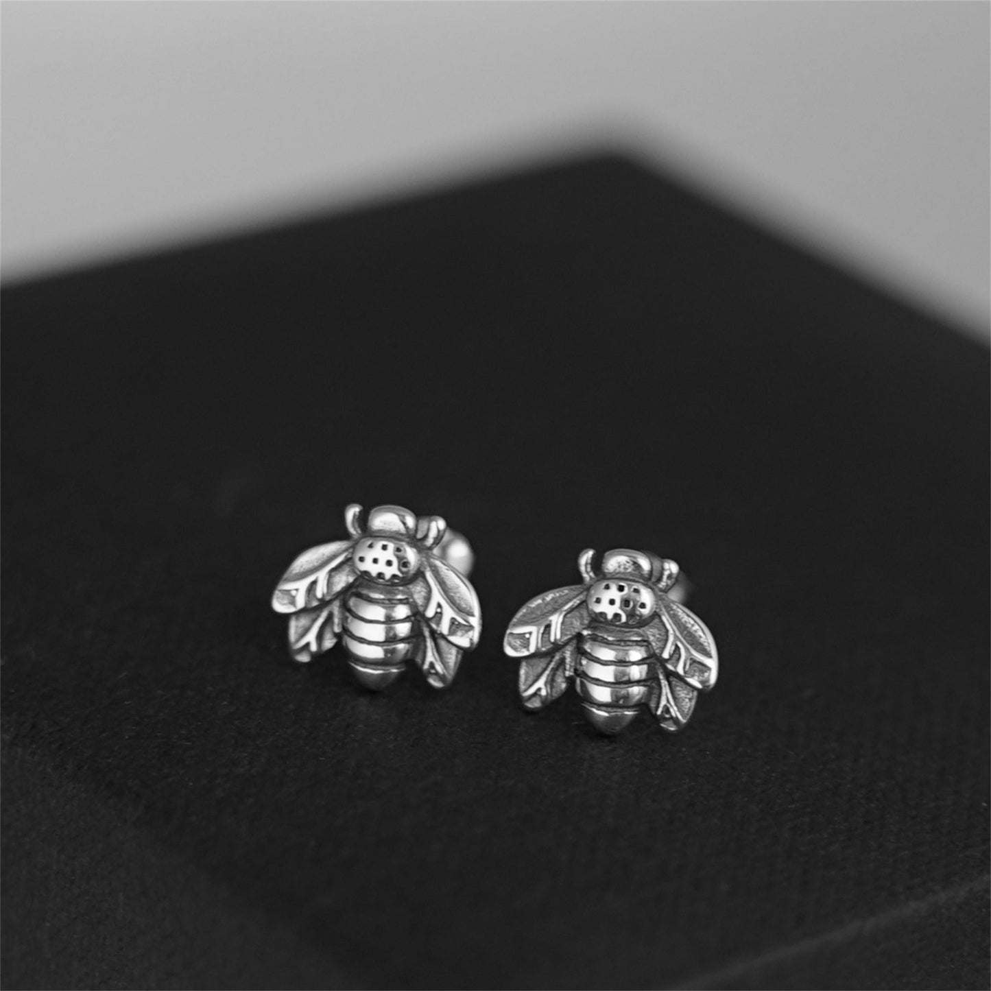Sterling Silver Oxidized Retro 3D Bumble Bee Insect Stud Earrings - sugarkittenlondon
