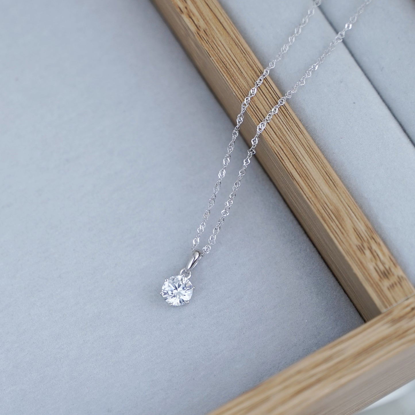 Sterling Silver Diamante 6 Claw Solitaire Clear 7mm CZ Pendant Necklace 3 Chains - sugarkittenlondon