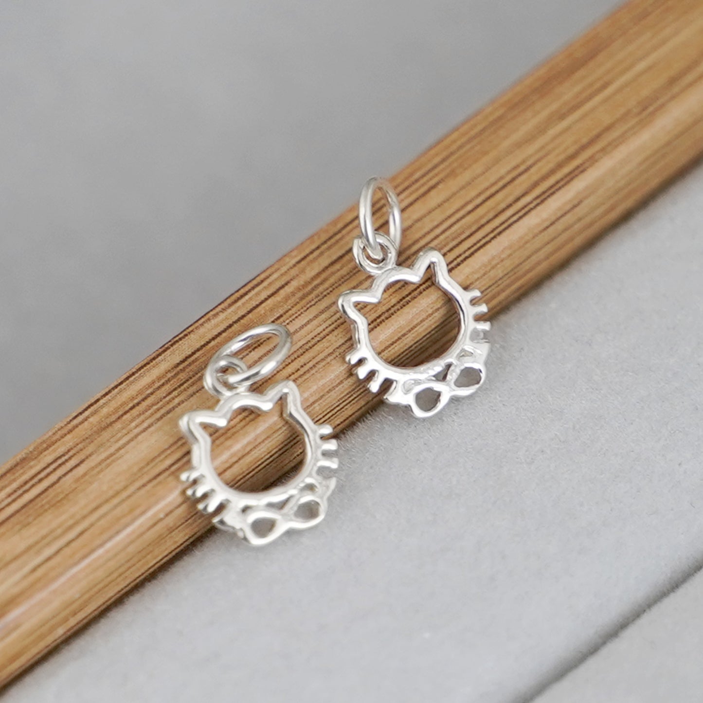2 Sterling Silver Hollow Cat Kitten Infinity Charms Pendants Boxed - sugarkittenlondon