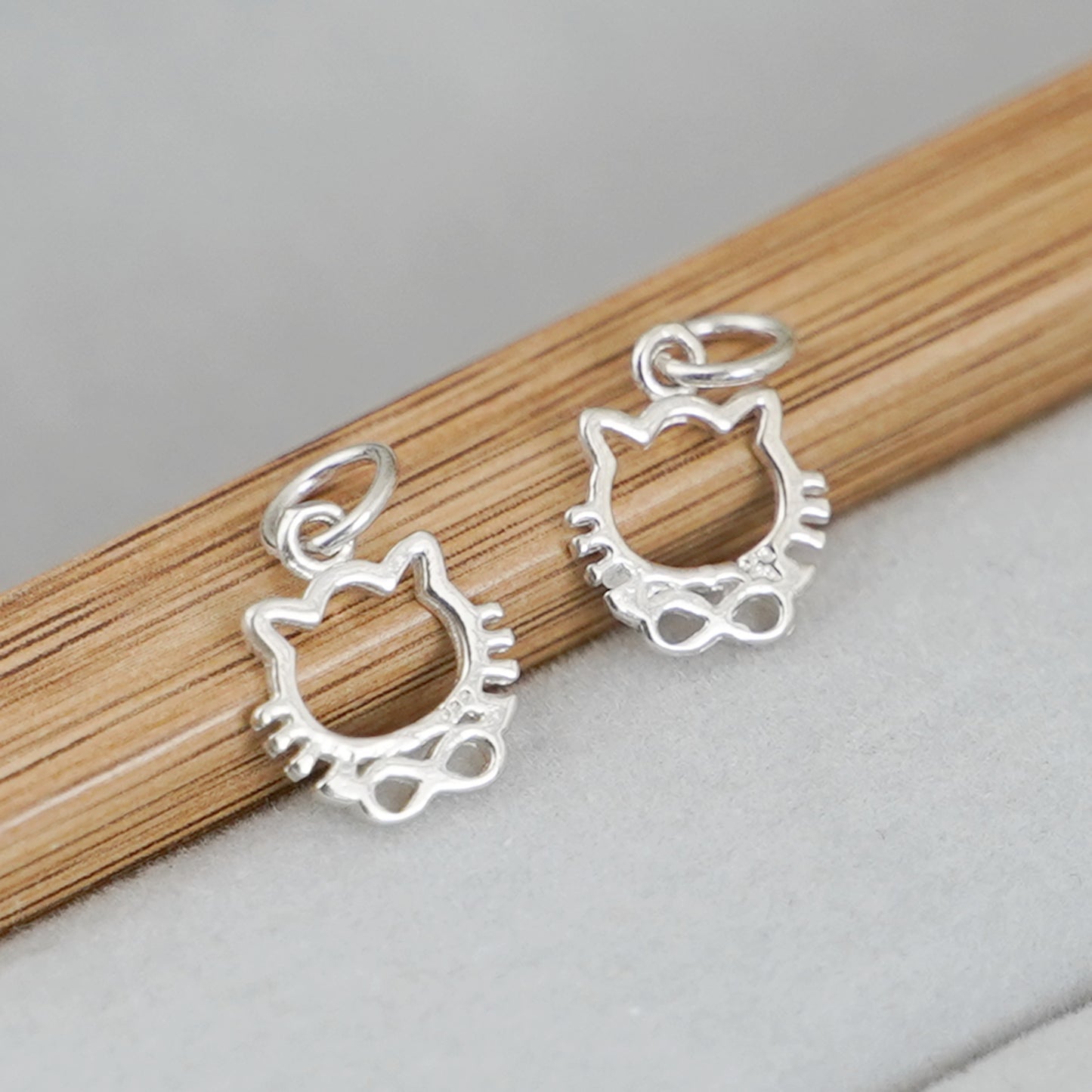 2 Sterling Silver Hollow Cat Kitten Infinity Charms Pendants Boxed - sugarkittenlondon