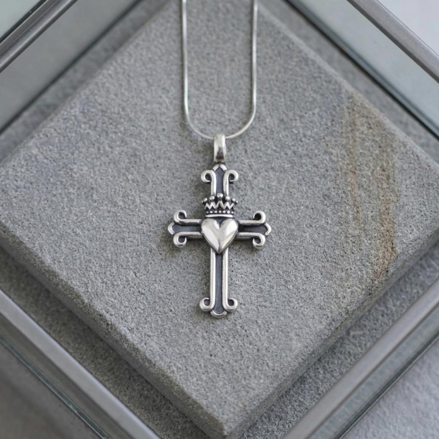 Metal Colour - Oxidised Silver - Vintage Dark Patina