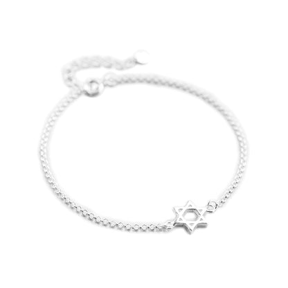 Star of David charm bracelet in silver tone with star pendant at the clasp