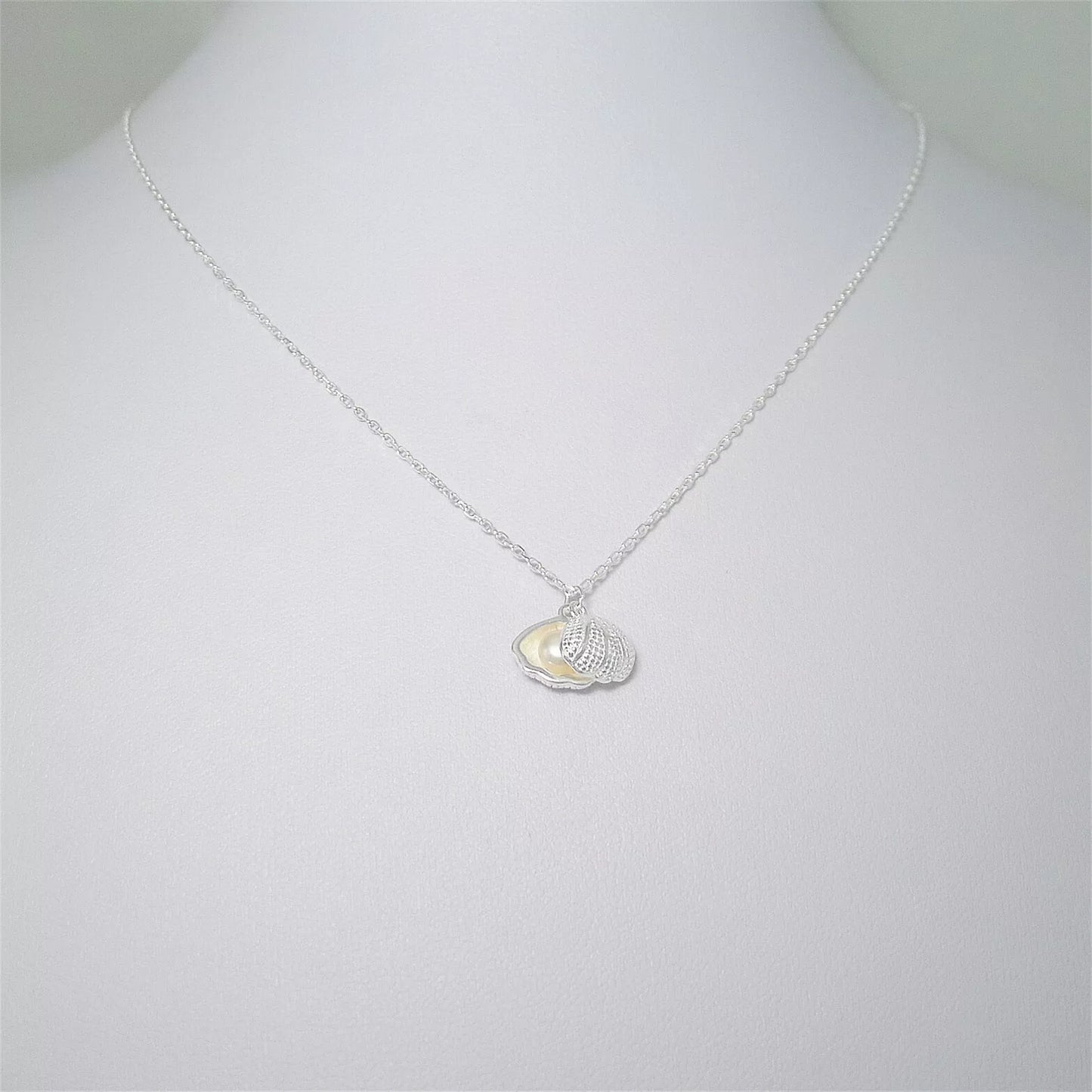 925 Sterling Silver Shell Necklace with Natural Freshwater Pearl