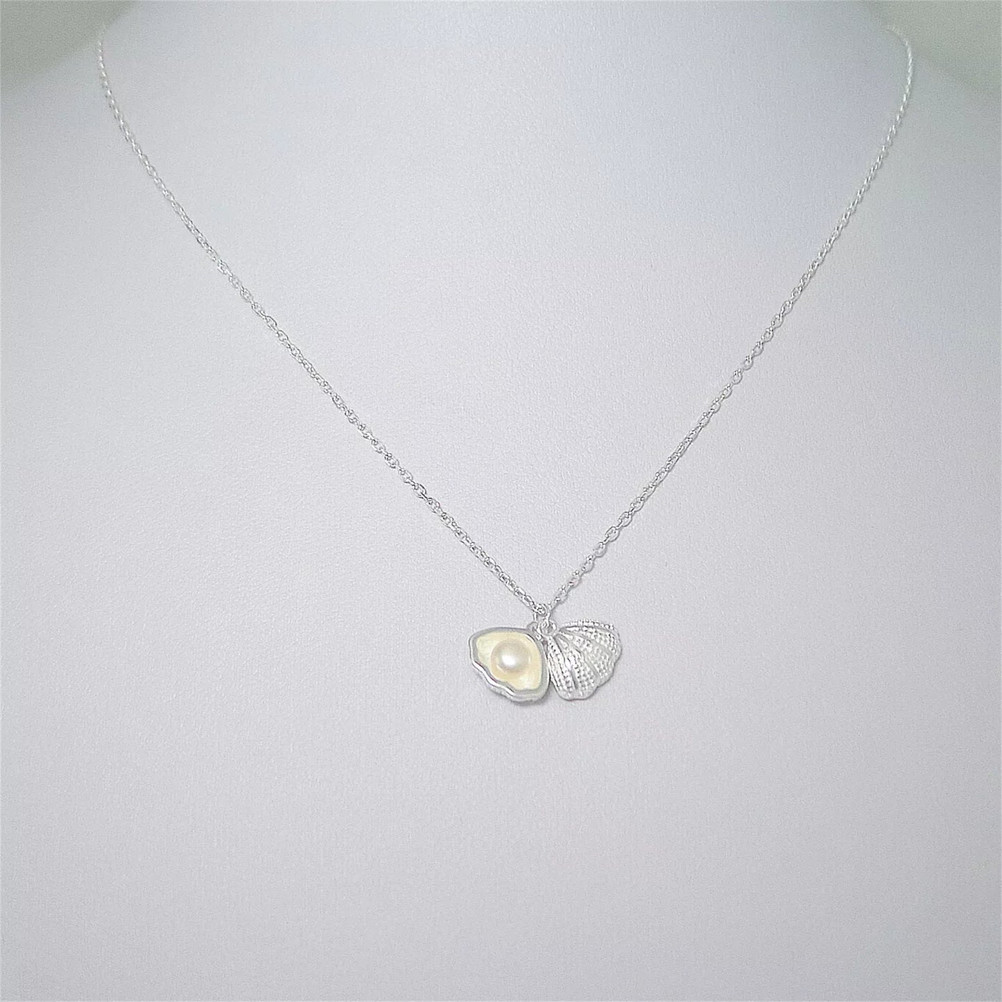 925 Sterling Silver Shell Necklace with Natural Freshwater Pearl