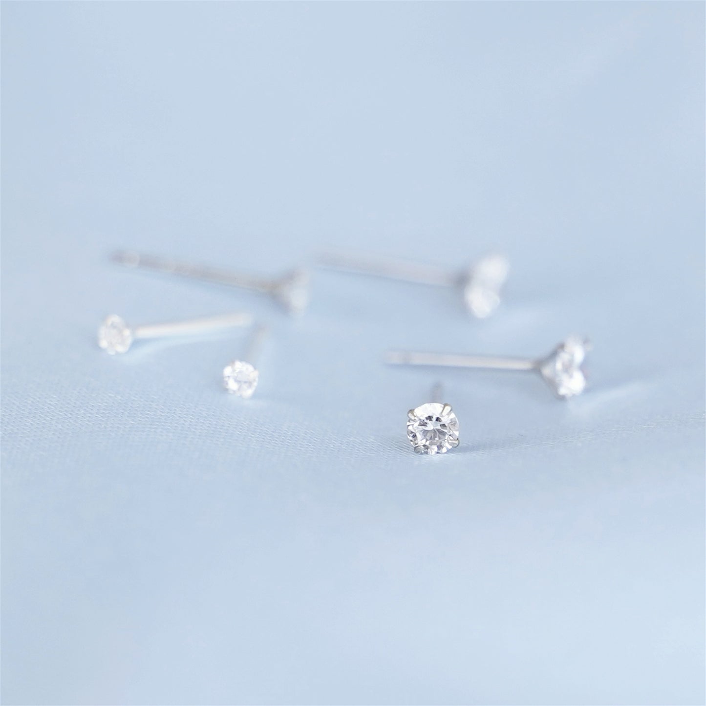 20 Sterling Silver 2mm 3mm 4mm Clear Round CZ Claw Set Stud Earrings