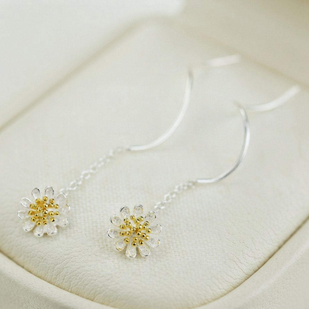 Daisy Wave Threader Earrings