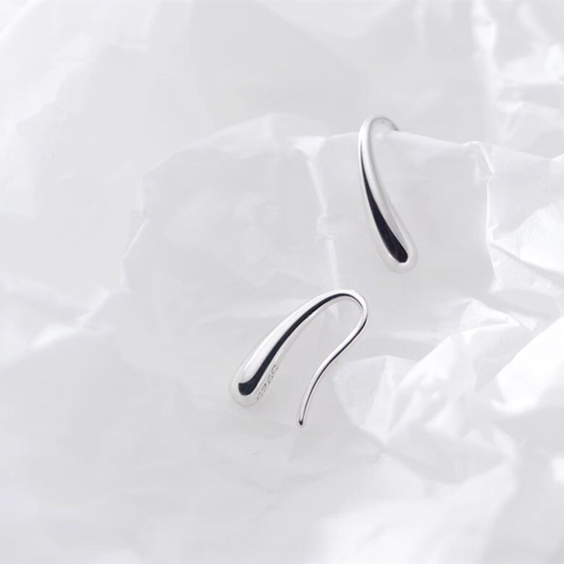 Sterling Silver Plain Shiny Waterdrop Teardrop Hoop Drop Earrings 1.5cm - sugarkittenlondon