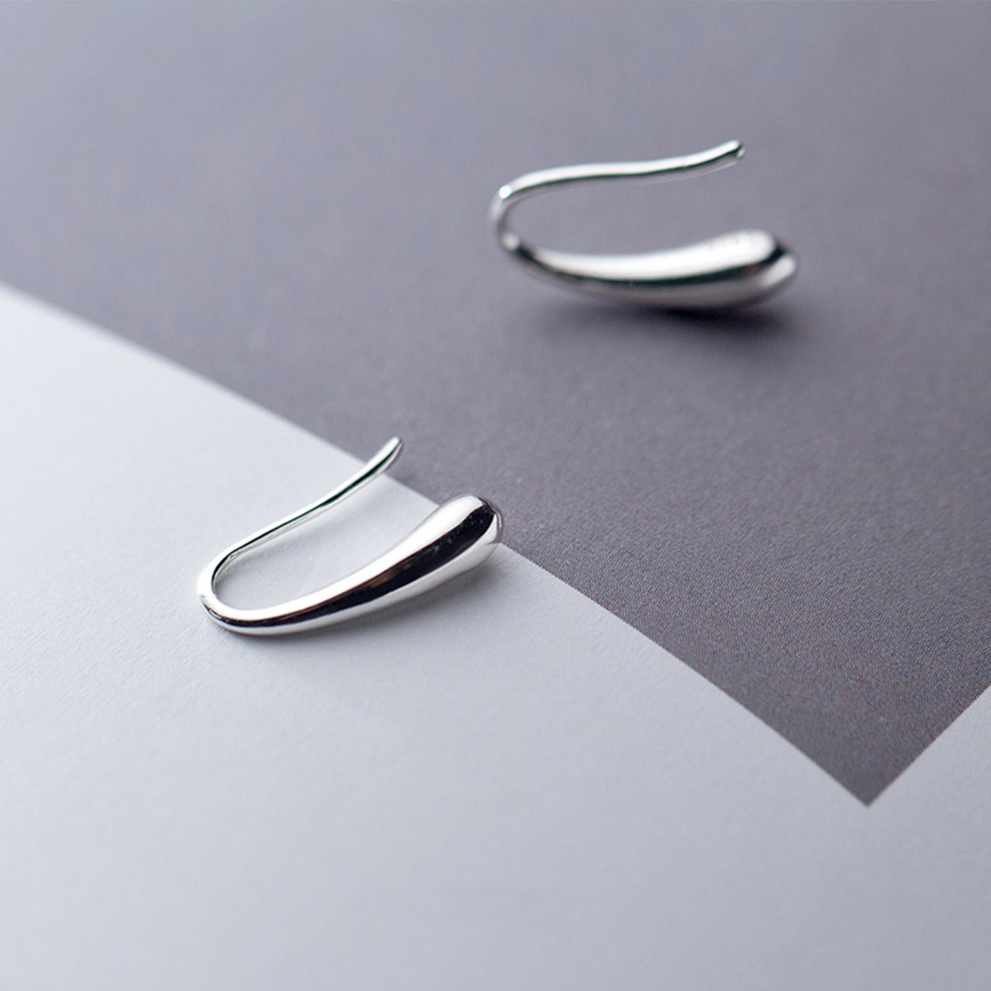 Sterling Silver Plain Shiny Waterdrop Teardrop Hoop Drop Earrings 1.5cm - sugarkittenlondon