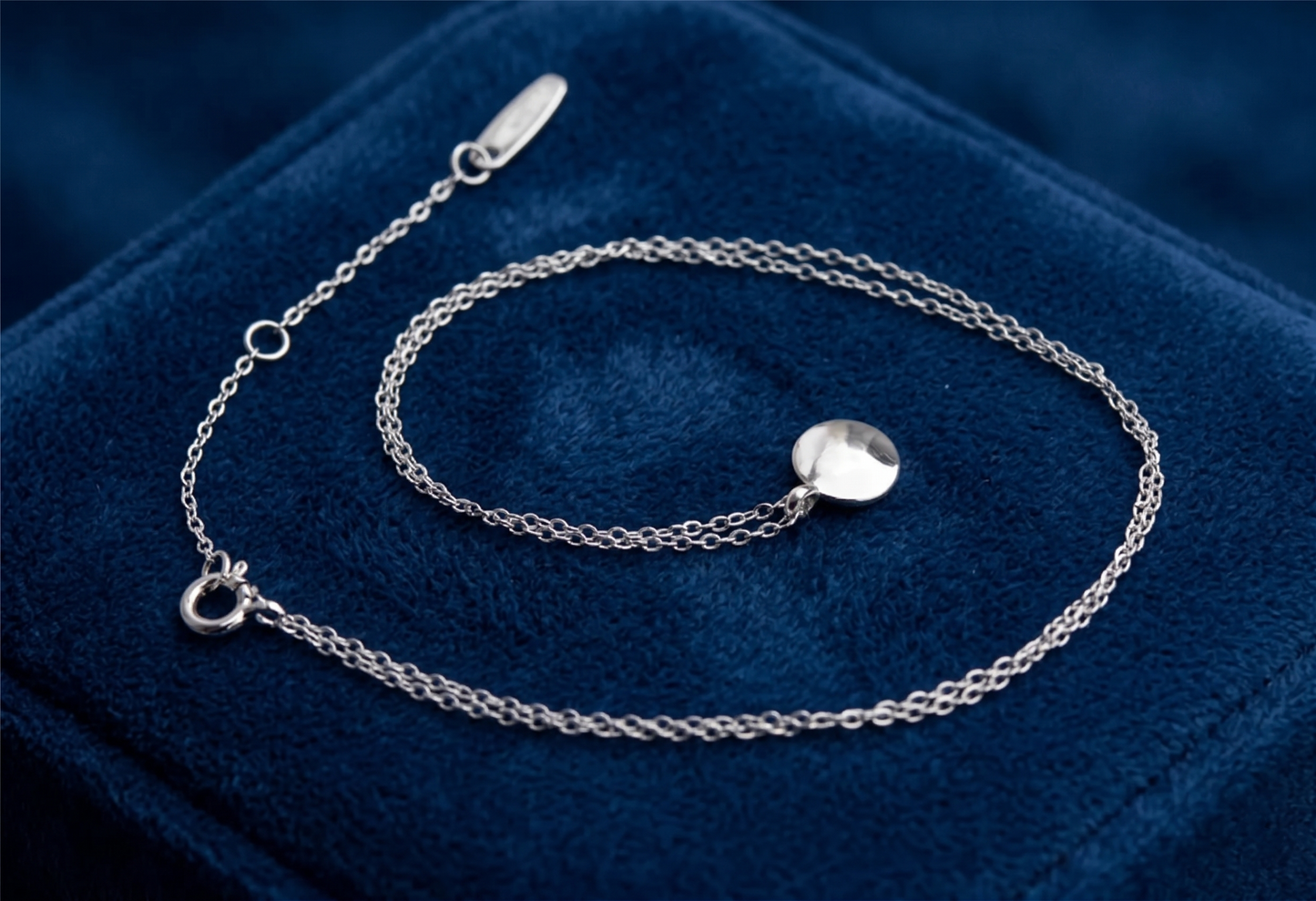 Minimal Disc Necklace set with rhodium-silver round disc pendant and chain links