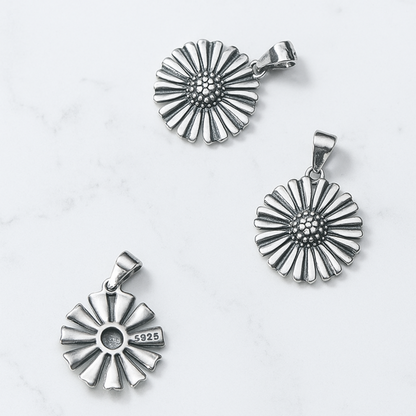 Sterling Silver 17mm Solid Oxidised Retro Daisy Sun Flower Pendant