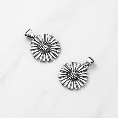Sterling Silver 17mm Solid Oxidised Retro Daisy Sun Flower Pendant