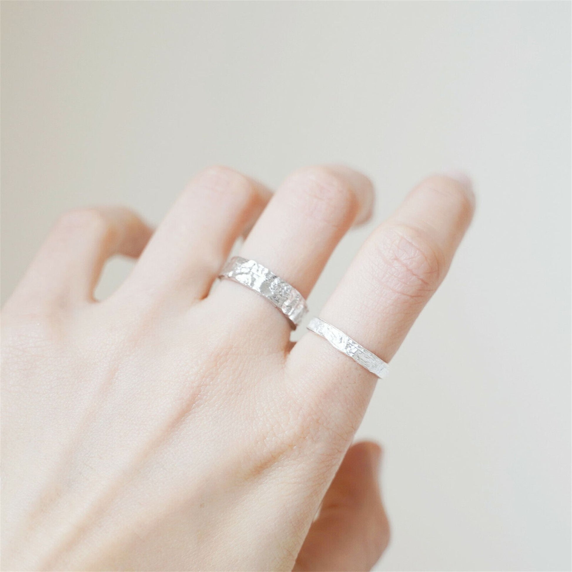 Sterling Silver Hammered Foil Textured Shiny 3mm Width Open Band Ring Unisex - sugarkittenlondon