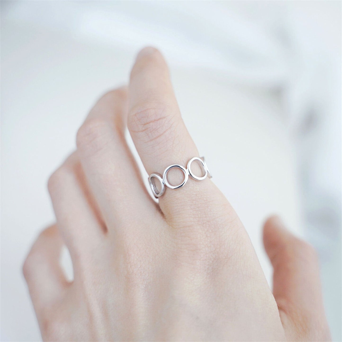 Sterling Silver Linked Circle Infinity Open Band Ring L - O Sizable - sugarkittenlondon