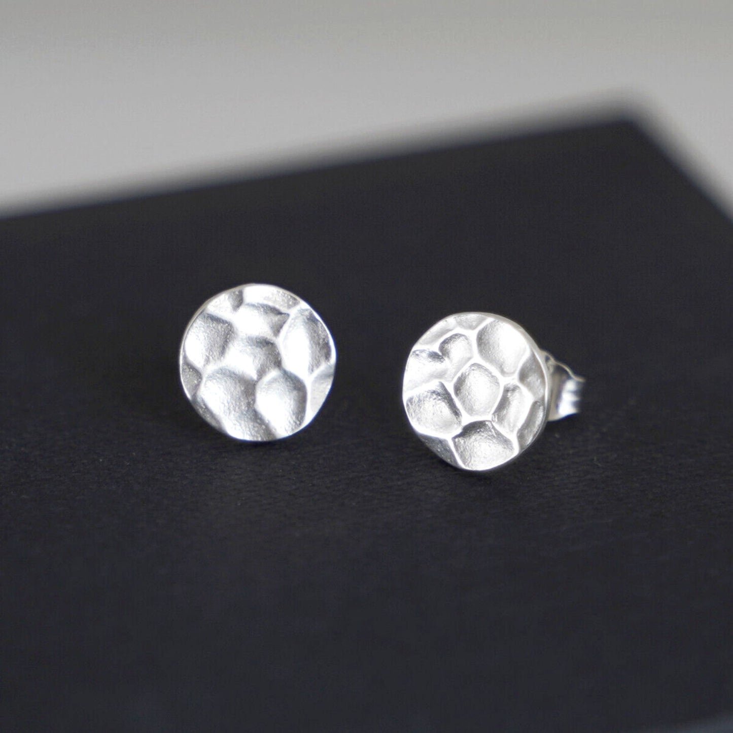 Sterling Silver 10mm Hammered Round Circle Disc Dot Stud Earrings Boxed - sugarkittenlondon