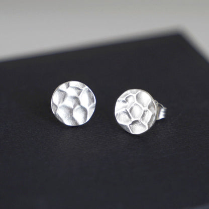 Hammered Silver Earrings - 10mm Round Circle Disc Dot Studs in Gift Box - sugarkittenlondon