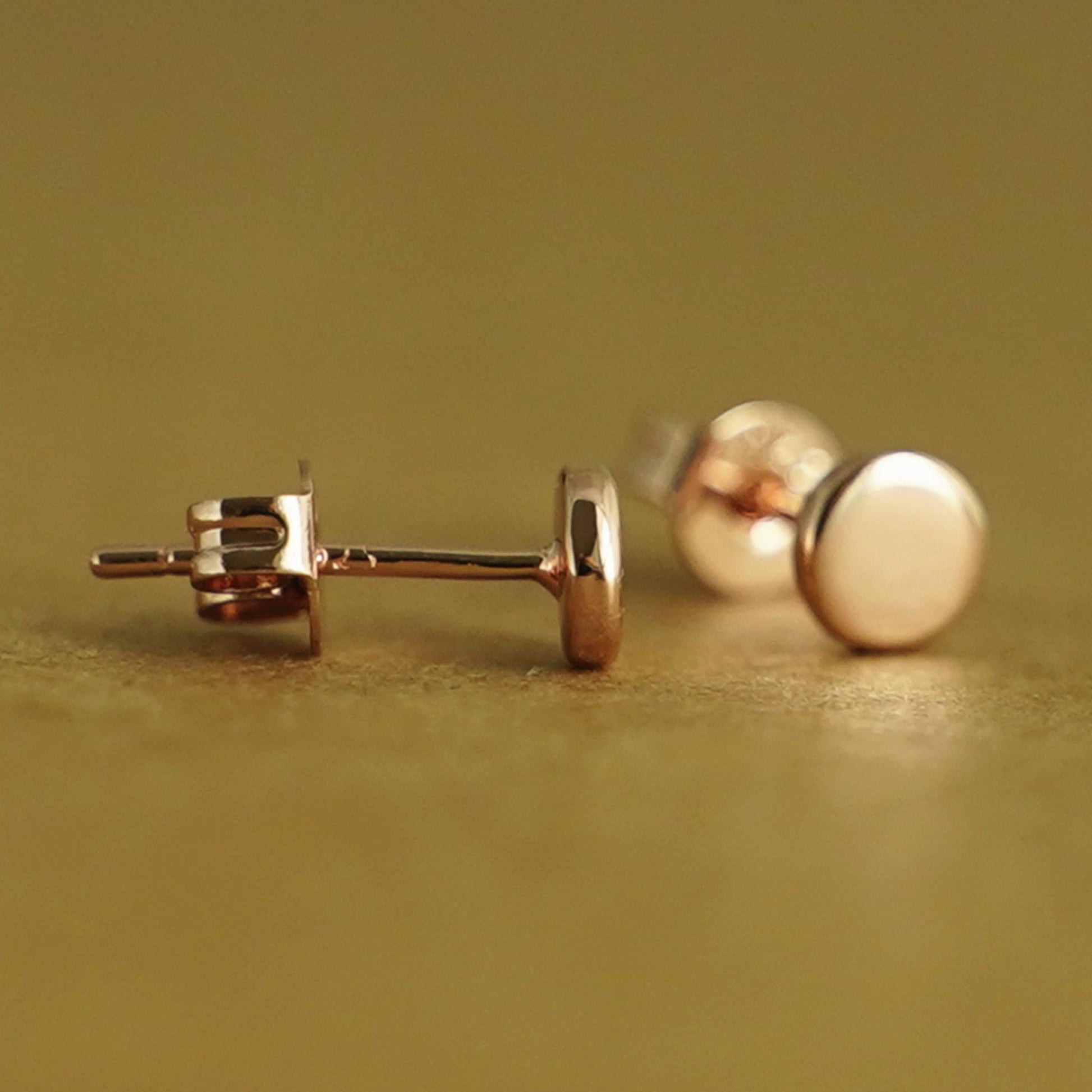 925 Sterling Silver Small Flat Dot Disc Plain 4.5mm Round Stud Earrings in 3 Tones - sugarkittenlondon