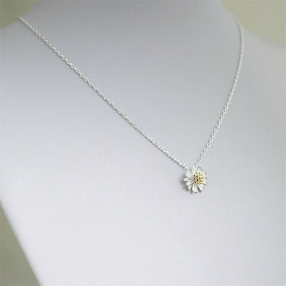 Sterling Silver Daisy Chain Necklace with 11mm Daisy Flower Blossom Pendant and Lobster Clasp - sugarkittenlondon
