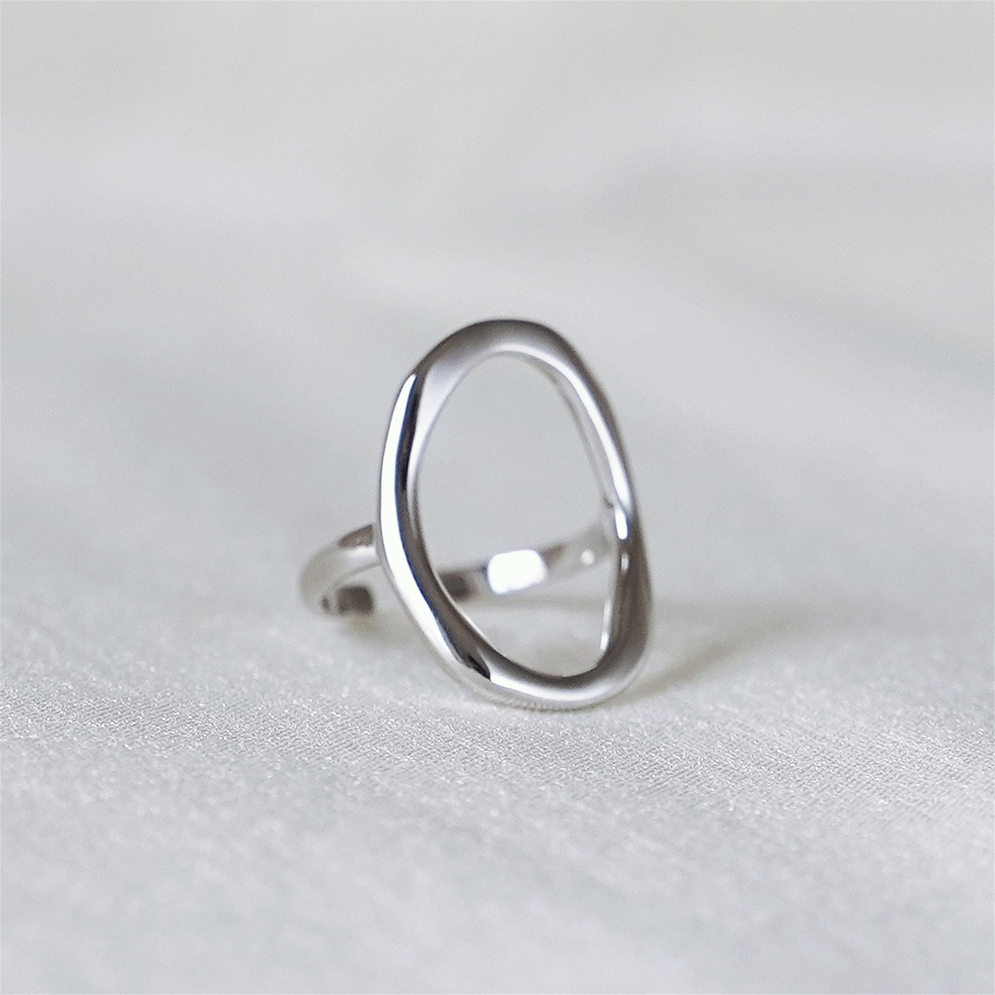 925 Sterling Silver Open Band Bent Oval Ring