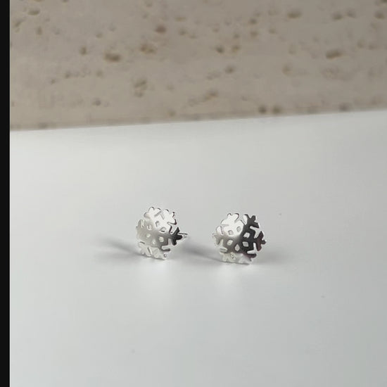sugarkittenlondon Sterling Silver Puffy Hollow Out Shiny 9mm Snowflakes Christmas Stud Earrings