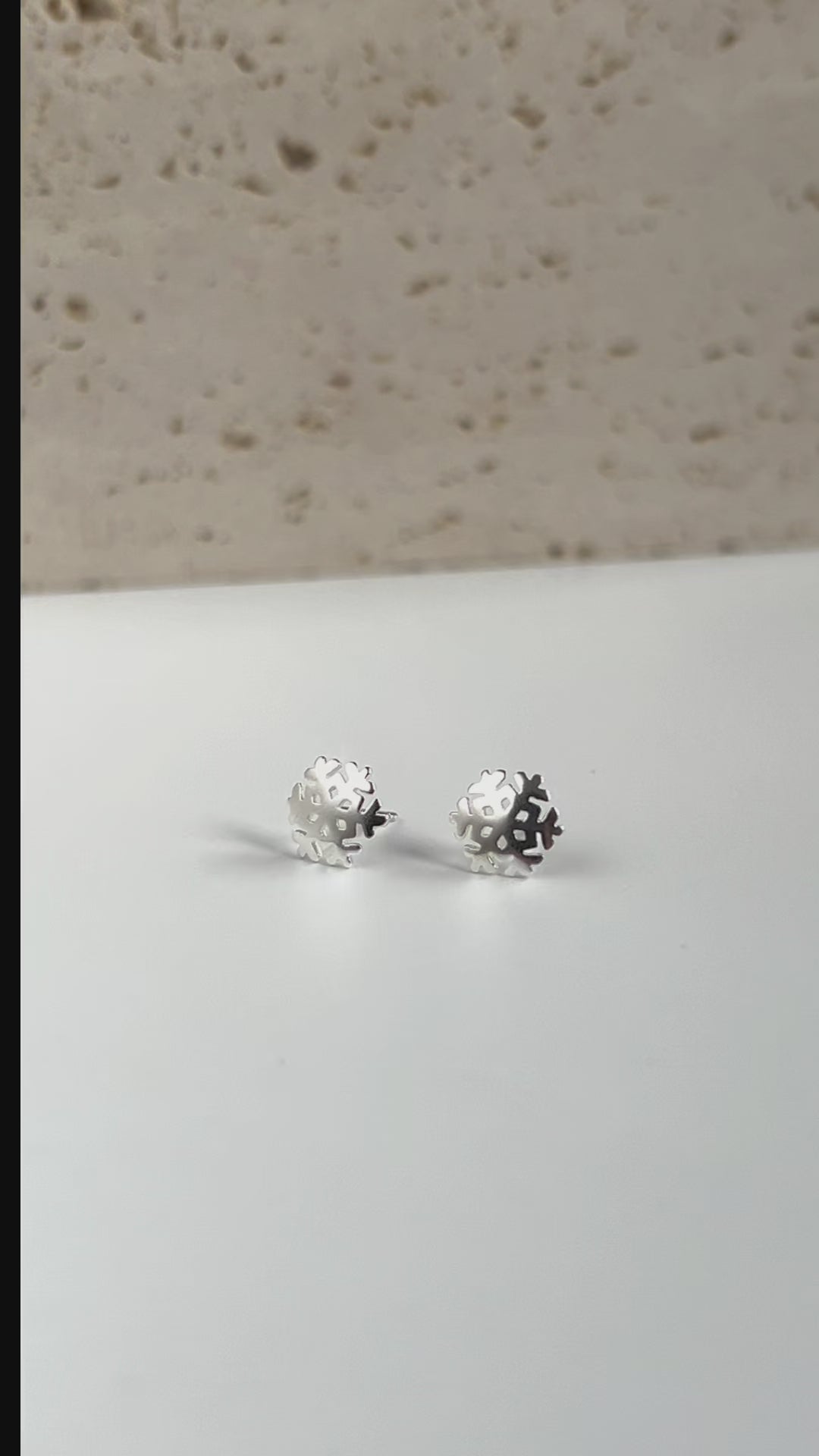 sugarkittenlondon Sterling Silver Puffy Hollow Out Shiny 9mm Snowflakes Christmas Stud Earrings